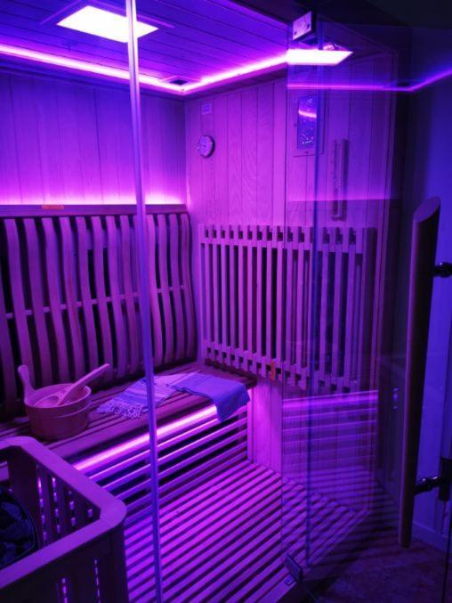 Spabyelleetlui Spa Rouge Ou Bleu Mouscron Exteriér fotografie
